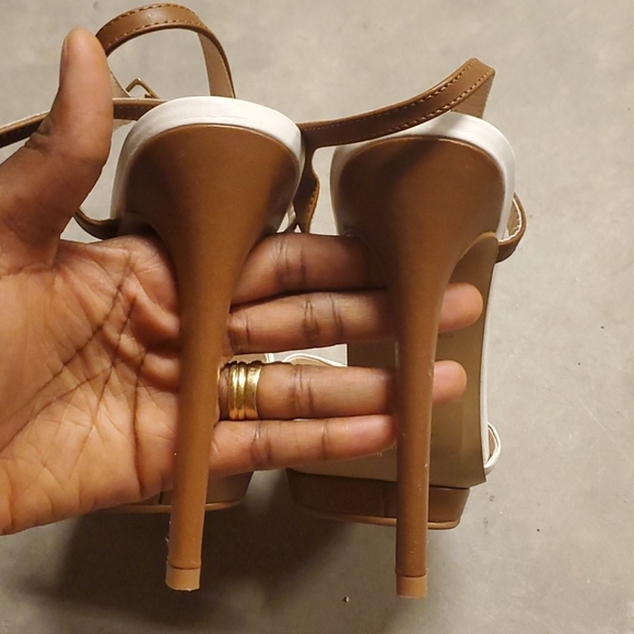 VS Heels - Picture 2 of 3